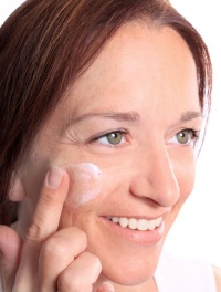 Антивозрастные кремы: на что обратить внимание?