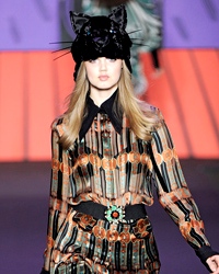 Модные меховые головные уборы 2012 Anna Sui Модные меховые головные уборы 2012 Anna Sui