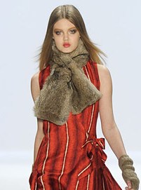 Шарфы – тренды зимы 2012 Шарфы – тренды зимы 2012