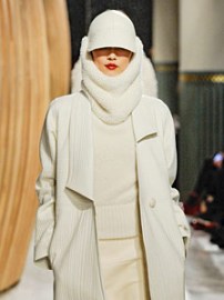 Шарфы – тренды зимы 2012 Шарфы – тренды зимы 2012