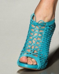 Дизайнерские модели сезона весна-лето 2012 Emanuel Ungaro Дизайнерские модели сезона весна-лето 2012 Emanuel Ungaro