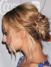 Стильные прически для длинных волос Стильные прически для длинных волос