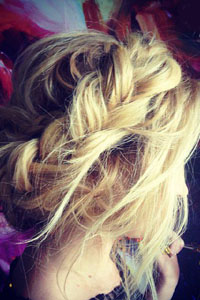 челка на вьющихся волосах челка на вьющихся волосах