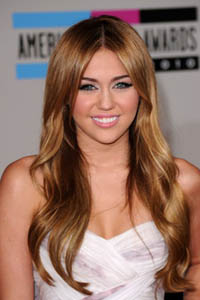 прически из длинных волос прямой пробор прически из длинных волос прямой пробор