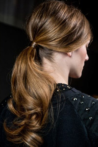 праздничная укладка хвост праздничная укладка хвост