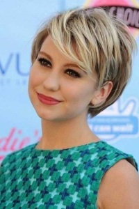 короткие волосы с длинной челкой короткие волосы с длинной челкой