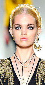 модный цвет волос 2012 moschino