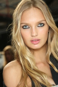 модные стрижки длинные волосы модные стрижки длинные волосы