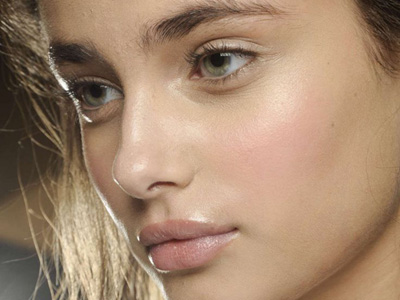 нанесение румян нанесение румян