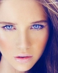 как подчеркнуть голубые глаза как подчеркнуть голубые глаза