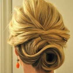 прическа для волос средней длины на праздник прическа для волос средней длины на праздник