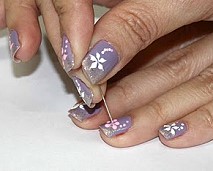 Рисунки на ногтях иголкой Рисунки на ногтях иголкой