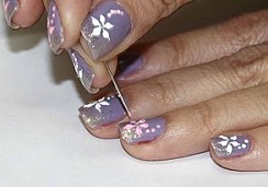 Рисунки на ногтях иголкой Рисунки на ногтях иголкой