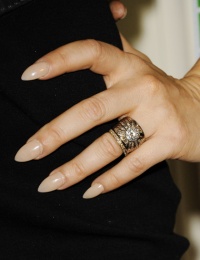 форма ногтей 2012 Tom Ford форма ногтей 2012 Tom Ford