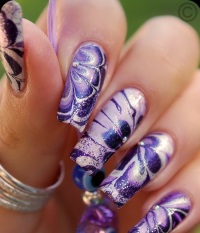 Модные ногти: яркий лак для ногтей и оригинальные узоры