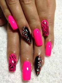 маникюр розовый с черным маникюр розовый с черным