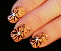 украшение ногтей стразами украшение ногтей стразами