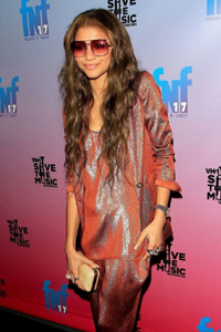 как носить очки в стиле 1970-х как носить очки в стиле 1970-х