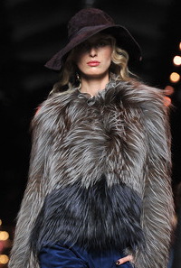 модные шапки 2012 Christian Dior модные шапки 2012 Christian Dior